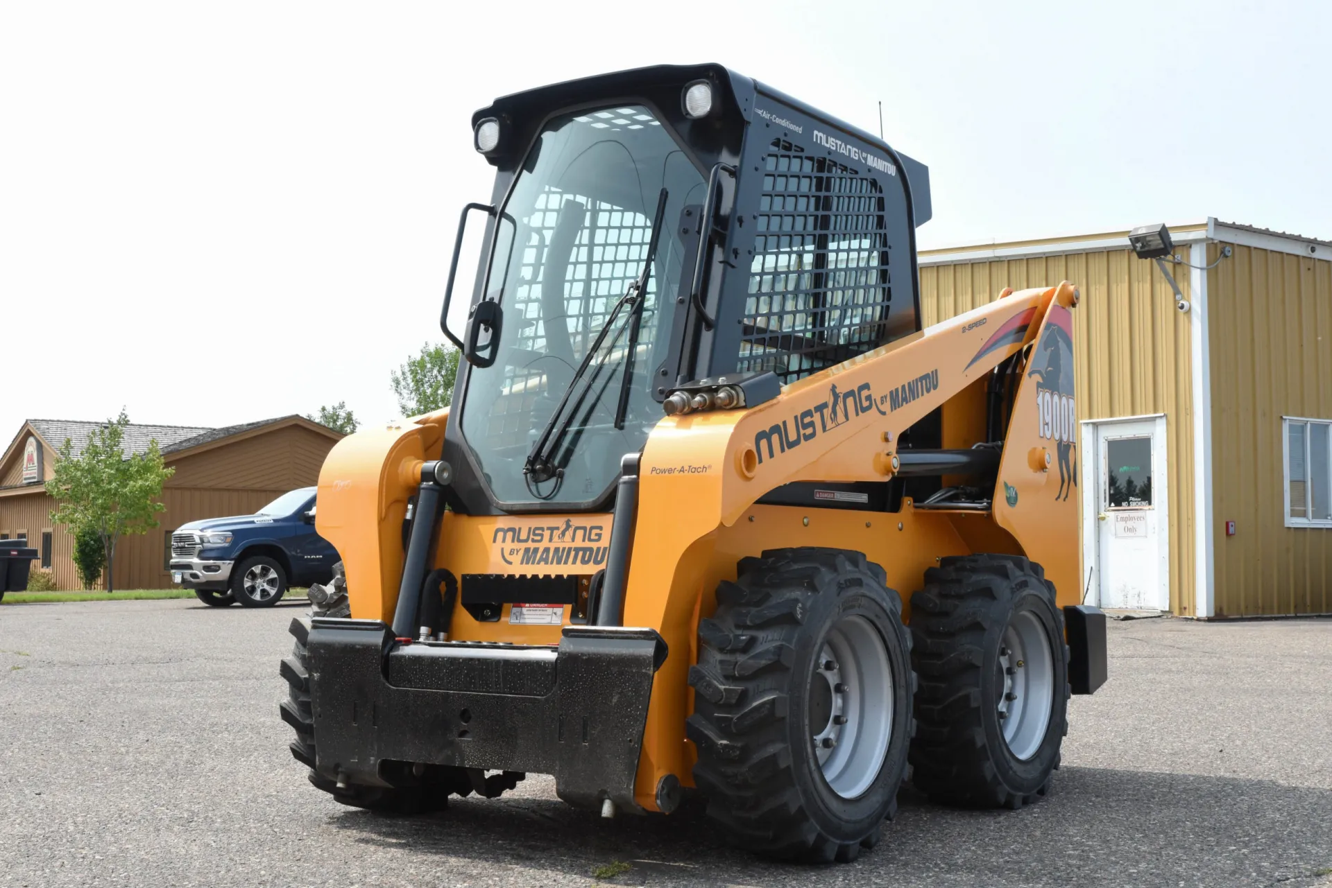 Mustang Skid Steer sold at Top Notch Equipment in Rogers, Minnesota - Mustang 1900R